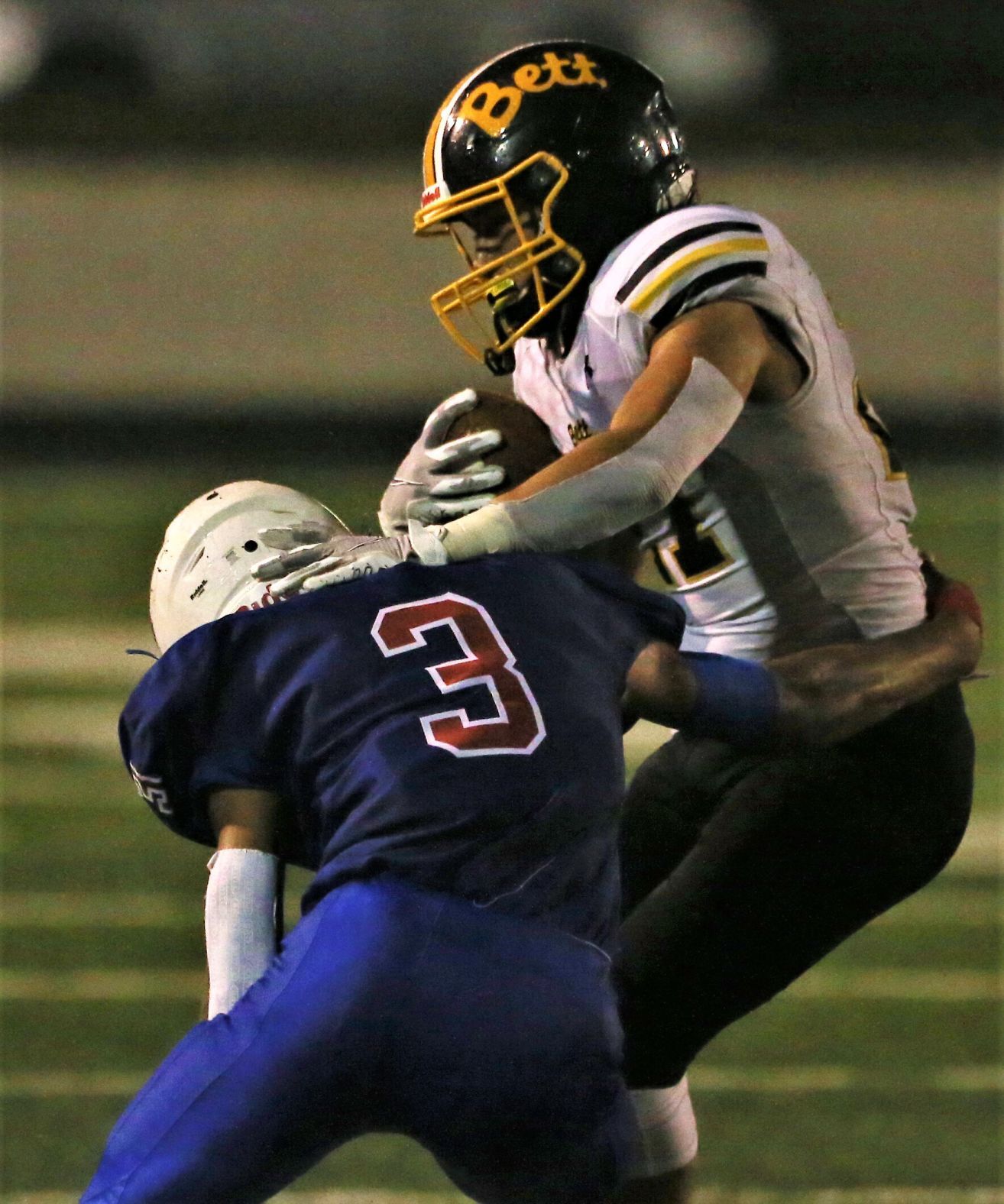 092421-qc-spt-bett-central fball14.jpg